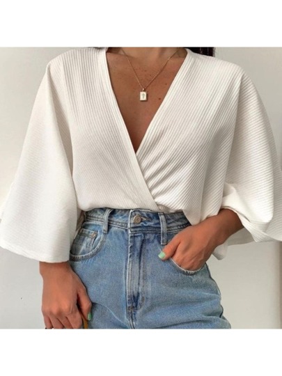 Blusa morcego transpassada decote V cropped feminino Isa.